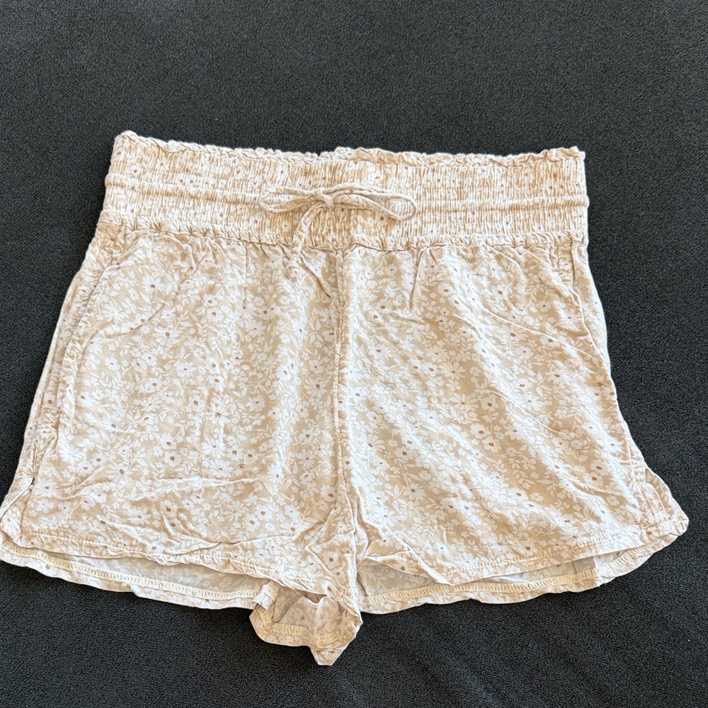 Abercrombie & Fitch Cream Floral Smocked-Waist Shorts